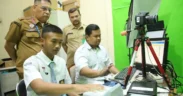 Pemerintah Kota (Pemkot) Surabaya menegaskan pentingnya ketertiban administrasi kependudukan (Adminduk) sebagai fondasi utama Kebijakan