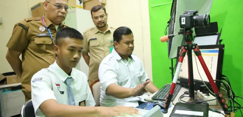 Pemerintah Kota (Pemkot) Surabaya menegaskan pentingnya ketertiban administrasi kependudukan (Adminduk) sebagai fondasi utama Kebijakan