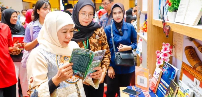 Insan pendidikan se-Jatim berhasil mencetak sejarah dengan meluncurkan 1.580 karya buku sekaligus — dan langsung mengantongi Rekor MURI Dunia.