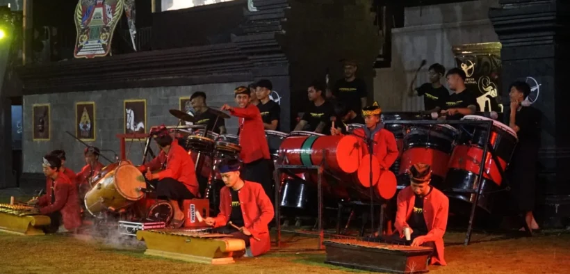 Rangkaian HUT ke-24 Kota Batu, Pentas Padhang Bulan Suguhkan Kolaborasi Perkusi dan Wayang Kulit