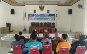 Sebanyak 10 buruh cengkeh di Desa Ngampungan, Kecamatan Bareng, menerima Bantuan Langsung Tunai Dana Bagi Hasil Cukai Hasil Tembakau (BLT DBHCHT) tahun 2025
