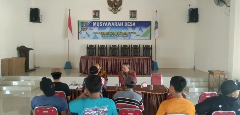 Sebanyak 10 buruh cengkeh di Desa Ngampungan, Kecamatan Bareng, menerima Bantuan Langsung Tunai Dana Bagi Hasil Cukai Hasil Tembakau (BLT DBHCHT) tahun 2025