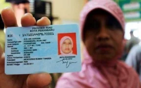 Disdukcapil Kabupaten Malang kini mendapatkan alokasi 6.000 keping blangko e-KTP setiap minggu dari Dirjen Dukcapil RI