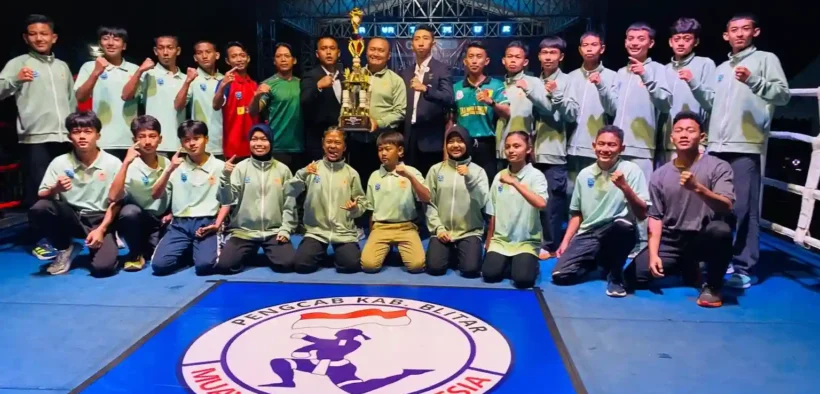 Dalam Kejurprov Muaythai Jawa Timur 2025 tim Probolinggo sukses meraih gelar juara umum dengan torehan medali yang impresif