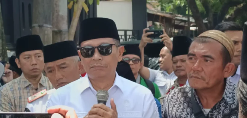 Wali Kota Malang, Wahyu Hidayat, menanggapi langsung aksi protes ratusan santri di Balai Kota Malang terkait tayangan Konten Trans7