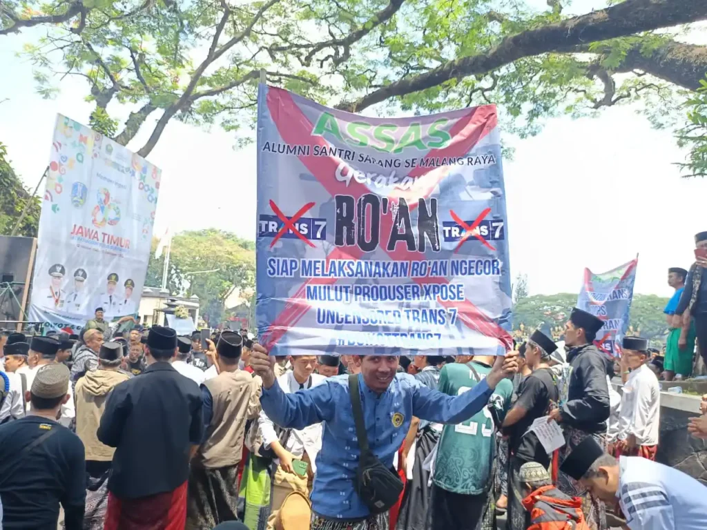 Ratusan Santri Kota Malang Lakukan Aksi, Tuntut Trans7