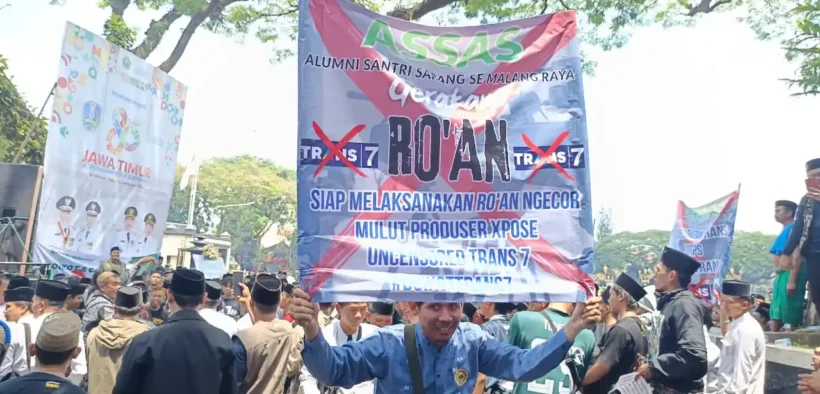 Ratusan Santri di Kota Malang Lakukan Aksi Damai, Tuntut Cabut Izin Siaran Trans7