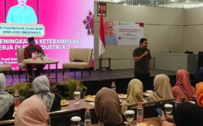 Fuad Benardi, mendorong agar dana sebesar Rp 20 triliun yang digelontorkan pemerintah pusat diarahkan untuk membantu UMKM