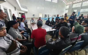 Sejumlah PKL di Stadion Kanjuruhan, Kecamatan Kepanjen, Kabupaten Malang, meminta agar ajang balap motor Kanjuruhan Street Race (KSR)