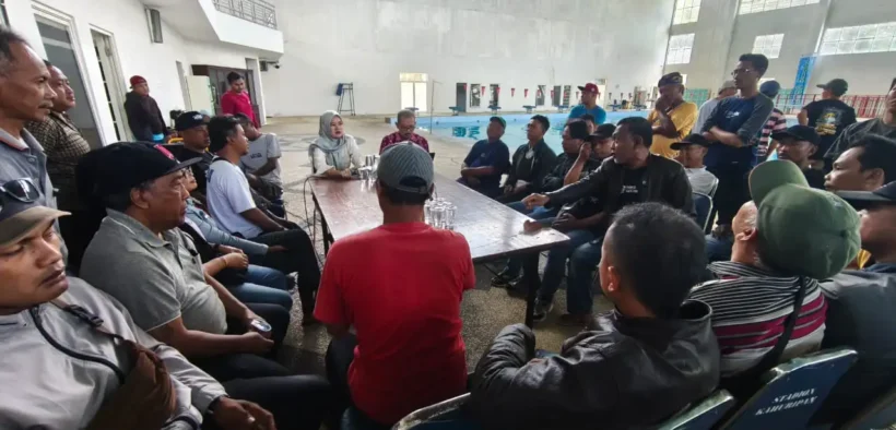 Sejumlah PKL di Stadion Kanjuruhan, Kecamatan Kepanjen, Kabupaten Malang, meminta agar ajang balap motor Kanjuruhan Street Race (KSR)