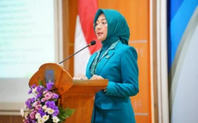 lantik serta melakukan serah terima jabatan Ketua Tim Penggerak PKK di lima Kecamatan dan 29 Kelurahan, Jumat (17/10/2025).