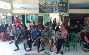 Pemerintah Kabupaten Probolinggo melalui Dinsos berikan bantuan Atensi untuk korban gempa di Kecamatan Tiris, Jumat (17/10/2025).
