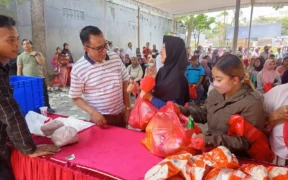 Ribuan warga Batu, serbu program Pasar Murah untuk Rakyat yang digelar Fraksi Partai Kebangkitan Bangsa (PKB) DPR RI.