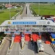 Gerbang Tol Paiton yang kini resmi beroperasi menjadi salah satu akses utama ruas Tol Probowangi, mempercepat mobilitas dari Pasuruan menuju Probolinggo. (Aye/sg)