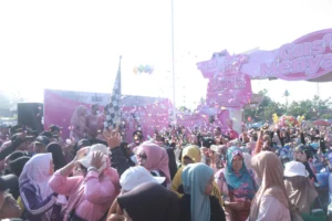 Ribuan Warga Meriahkan Jalan Sehat Bersama Bupati Jember di Wuluhan