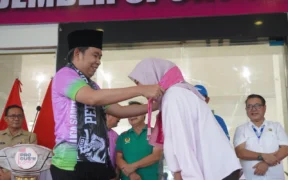 kepada atlet Jember yang berlaga di ajang Pekan Olahraga Provinsi (Porprov) Jawa Timur 2025, Bupati Fawait menunaikan janjinya memberikan bonus besar bagi atlet berprestasi.