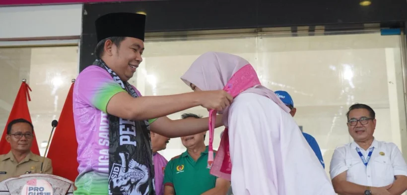 kepada atlet Jember yang berlaga di ajang Pekan Olahraga Provinsi (Porprov) Jawa Timur 2025, Bupati Fawait menunaikan janjinya memberikan bonus besar bagi atlet berprestasi.
