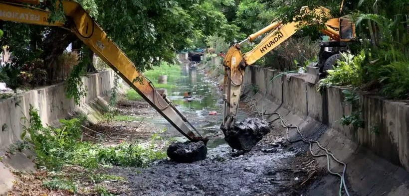 Normalisasi Sungai di Surabaya antisipasi di Musim Hujan