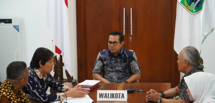 Pemerintah Kota (Pemkot) Batu menegaskan keseriusannya dalam mewujudkan keterbukaan informasi publik