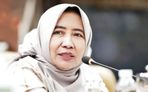 Komisi B DPRD Provinsi Jawa Timur menggagas Raperda tentang Perlindungan dan Pemberdayaan Petani Garam dan Petani Tambak.