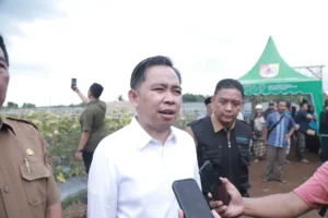 Harga Turun, Bupati Fawait Ajak Masyarakat Awasi Distribusi Pupuk Bersubsidi