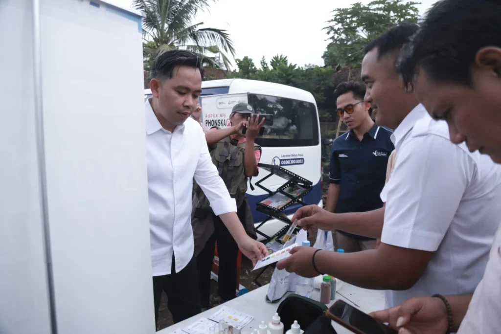 Bupati Jember Muhammad Fawait mendorong sektor peternakan di Kabupaten Jember untuk naik kelas melalui modernisasi alat