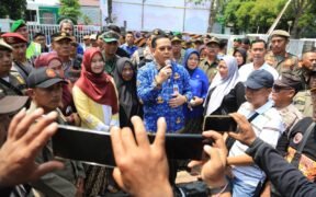 Sikap terbuka Pemkot Probolinggo ditunjukkan pada aksi damai digelar oleh DPW LSM Harimau (28/10) di Kantor Wali Kota Probolinggo.
