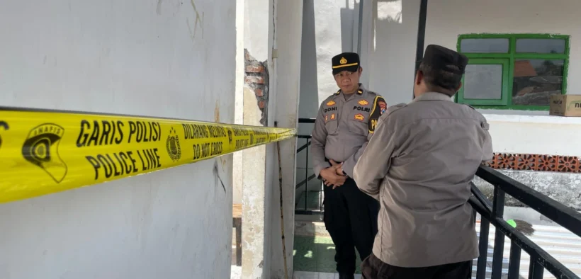 Atap Asrama Santri Putri di Besuki Ambruk, Kapolres Situbondo Turun Langsung ke Lokasi