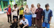 Petani Liprak Wetan Probolinggo olah limbah rumah tangga jadi pupuk organik cair, solusi ramah lingkungan dan hemat biaya