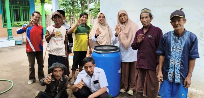 Petani Liprak Wetan Probolinggo olah limbah rumah tangga jadi pupuk organik cair, solusi ramah lingkungan dan hemat biaya