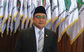 Wakil Ketua DPRD Jatim Blegur Prijanggono saat memberikan keterangan terkait dukungan terhadap Raperda Penyertaan Modal Daerah untuk PT BPR Jatim (Perseroda) di Surabaya.