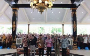 Pemerintah Daerah Kabupaten Jombang melalui menggelar sosialisasi air minum aman menuju generasi Indonesia Emas 2045.