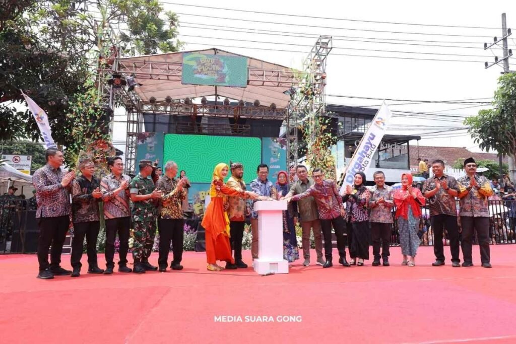 Batu Art Flower Carnival 2025 Meriahkan Hari Jadi Kota Batu