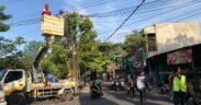 penertiban tiang internet Jombang