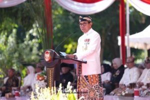 Batu Lagi Ultah Nih 24 Tahun Tetap Sae!