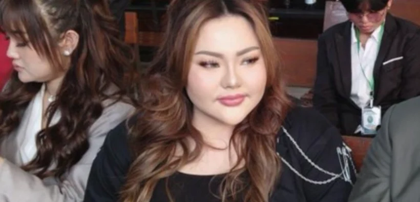 Bareskrim Polri resmi menetapkan selebgram Lisa Mariana sebagai tersangka dalam kasus dugaan pencemaran nama baik Ridwan Kamil