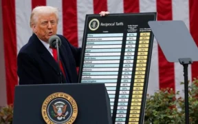 Trump mengumumkan akan memberlakukan tarif tambahan sebesar 100% terhadap semua produk asal China