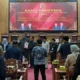 Bupati Pati Sudewo dipastikan lolos dari pemakzulan setelah Dewan Perwakilan Rakyat Daerah (DPRD) Kabupaten Pati memilih memberikan rekomendasi perbaikan kinerja, hasil dari rapat paripurna penyampaian hasil panitia khusus (pansus) hak angket pada Jumat (31/10/2025).