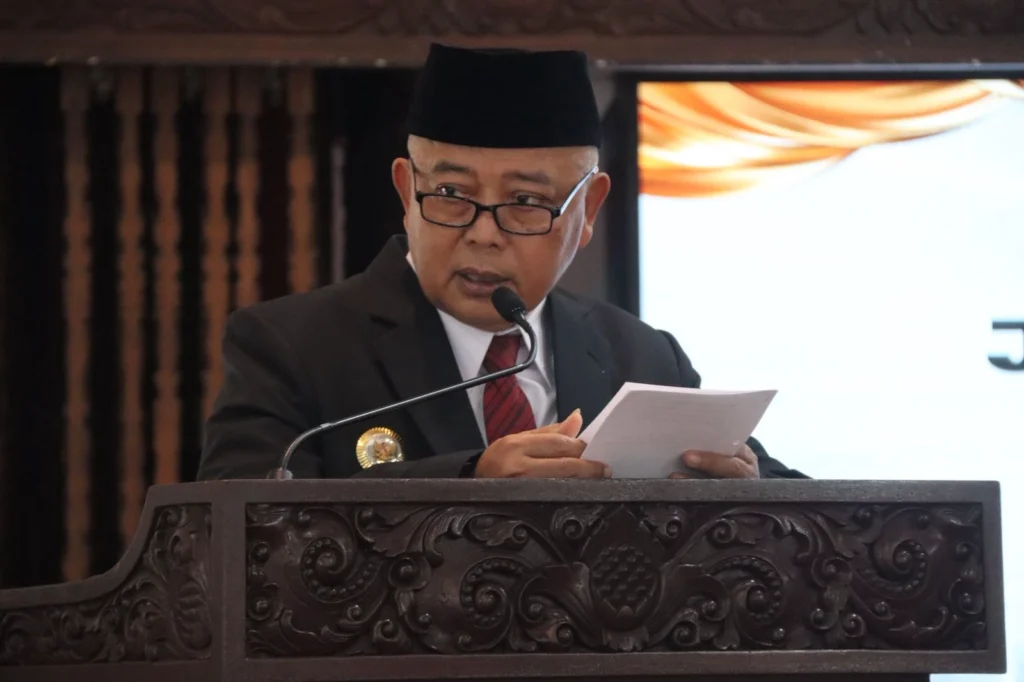 Bupati Malang melantik 15 pejabat JPTP, termasuk 11 yang dimutasi. Perubahan signifikan terjadi di Dinas Pendidikan, Dispora, hingga Inspektorat.