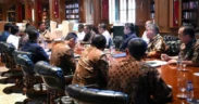 Presiden Prabowo Subianto menggelar pertemuan tertutup dengan sejumlah anggota Kabinet Merah Putih untuk Bahas Penertiban Hutan dan Tambang