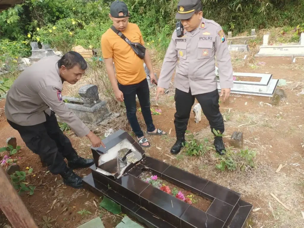 Polisi Selidiki Kasus pembongkaran Makam di bantur oleh OTK