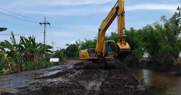 2 unit eksavator dikerahkan UPT PSDA WS Welang–Pekalen untuk mempercepat normalisasi Sungai Pandanlaras di Kecamatan Krejengan, Probolinggo.