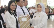 Wabup Lathifah Serahkan SK kepada 314 PPPK Paruh Waktu di Kabupaten Malang