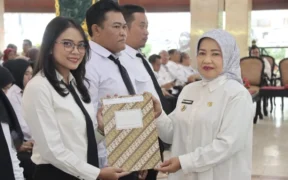 Wabup Lathifah Serahkan SK kepada 314 PPPK Paruh Waktu di Kabupaten Malang