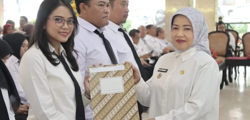 Wabup Lathifah Serahkan SK kepada 314 PPPK Paruh Waktu di Kabupaten Malang