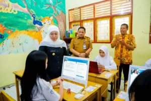 Khofifah Pastikan Kesiapan Listrik dan Internet Jelang TKA Jatim