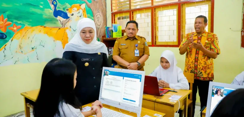Gubernur Khofifah meninjau SMAN 6 Surabaya memastikan kesiapan listrik dan internet untuk pelaksanaan Tes Kompetensi Akademik (TKA) di Jawa Timur.