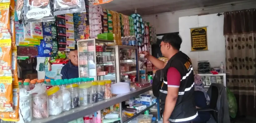 Upaya menekan peredaran rokok ilegal terus digencarkan oleh Satuan Polisi Pamong Praja (Satpol PP) Kabupaten Bondowoso, Jawa Timur