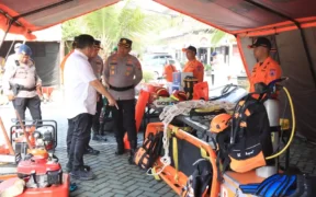Siap hadapi musim hujan, Polres Malang menggelar apel kesiapan tanggap darurat di halaman Mapolres Malang, Rabu (5/11/2025)