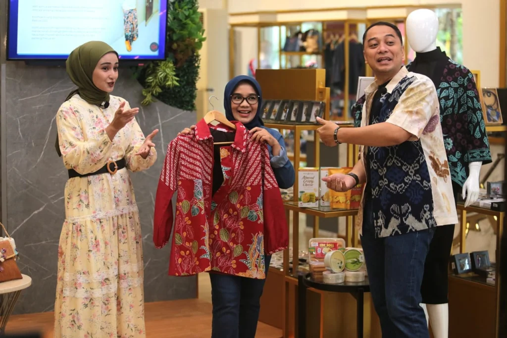 Pemerintah Kota Surabaya resmi meluncurkan program Surabaya Holiday Super Sale (SHSS), Sebuah pesta diskon besar-besaran Akhir tahun 2025
